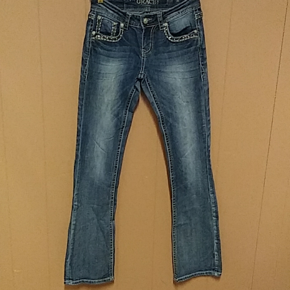 Grace in La bootcut size 26 embellished jeans